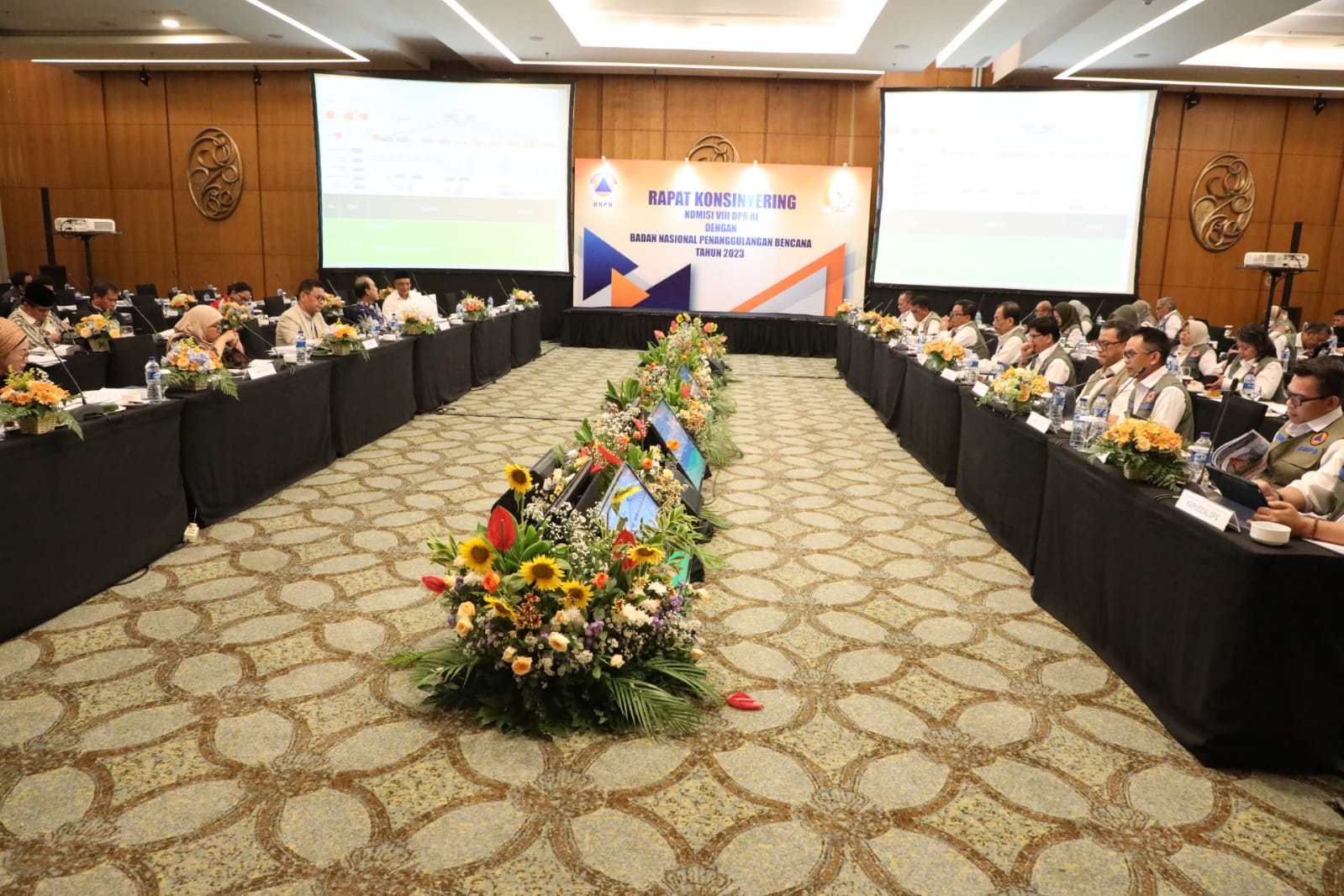 Suasana Rapat Konsiyering antara Badan Nasional Penanggulangan Bencana (BNPB) dengan Komisi VIII DPR RI yang dihelat di Tangerang Selatan, Banten pada Selasa (6/6). 
